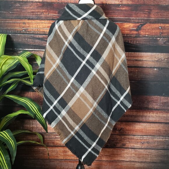 NWT St Johns Bay One Size Poncho Shawl Cape Toggle Sweater Blanket Brown Plaid - Picture 2 of 10